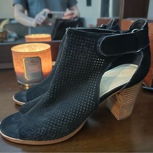 Marc Fisher Suede Leather Peep Toe Block Heel size 10, 4 inch heel